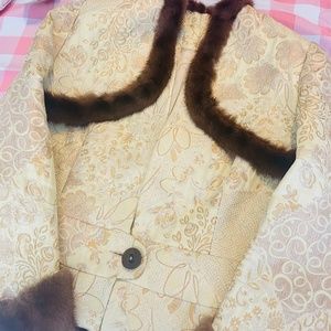 Women’s furry yellow gold vintage embroidered blazer trench coat fur